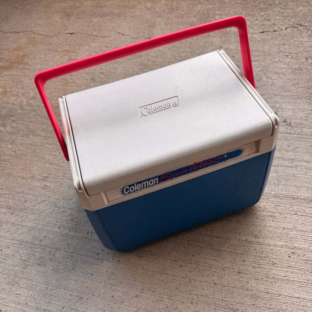 Vintage Coleman Sunlites Model 5210 Blue White Ice Chest Cooler with Flip Lid